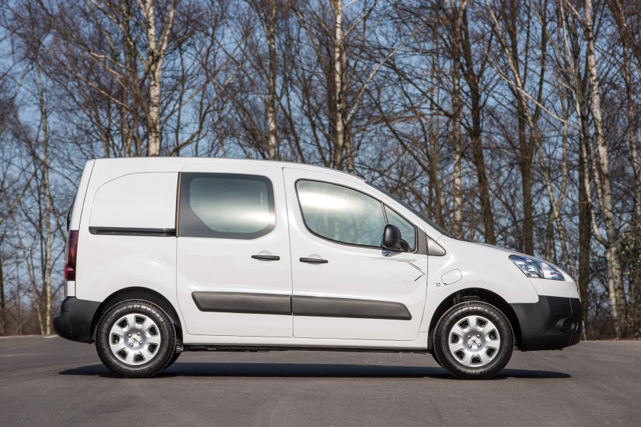  Peugeot Partner Van Electric 2013 года  (фото 3 из 21)